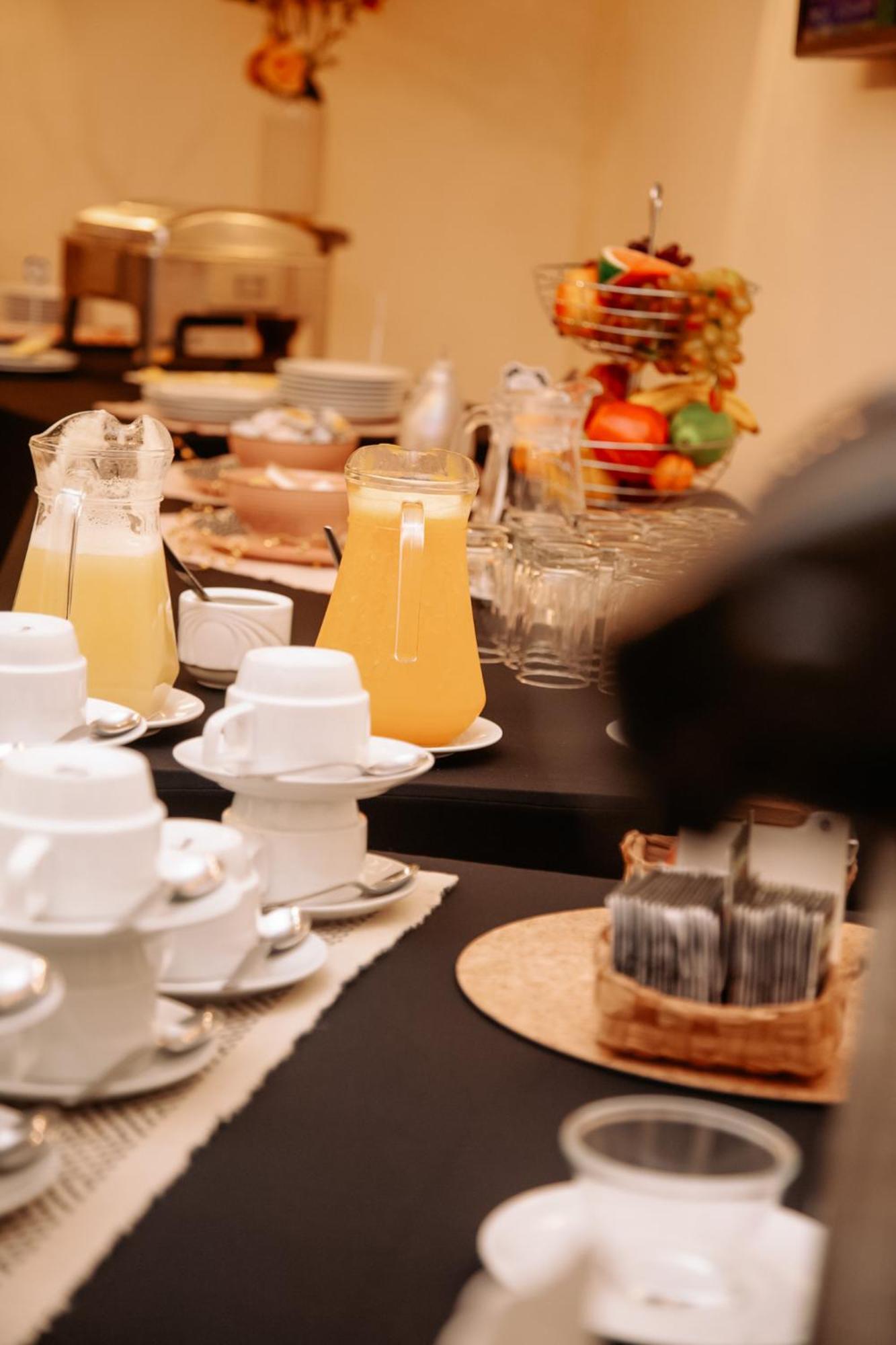 לימה Hotel Carrera מראה חיצוני תמונה